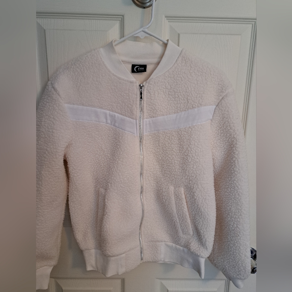 Zyia Flying V Fleece Jacket (Like New)